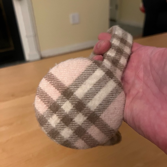 Barely worn pink Burberry earmuffs - Picture 3 of 3